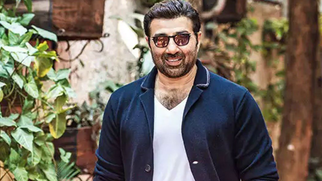 'गद्दार 2' के बाद अब जल्द ही 'बोर्डर 2' में दुश्मनों से लड़ते नजर आयेंगे सनी देओल, 2024 में होगी फिल्म की शुटिंग